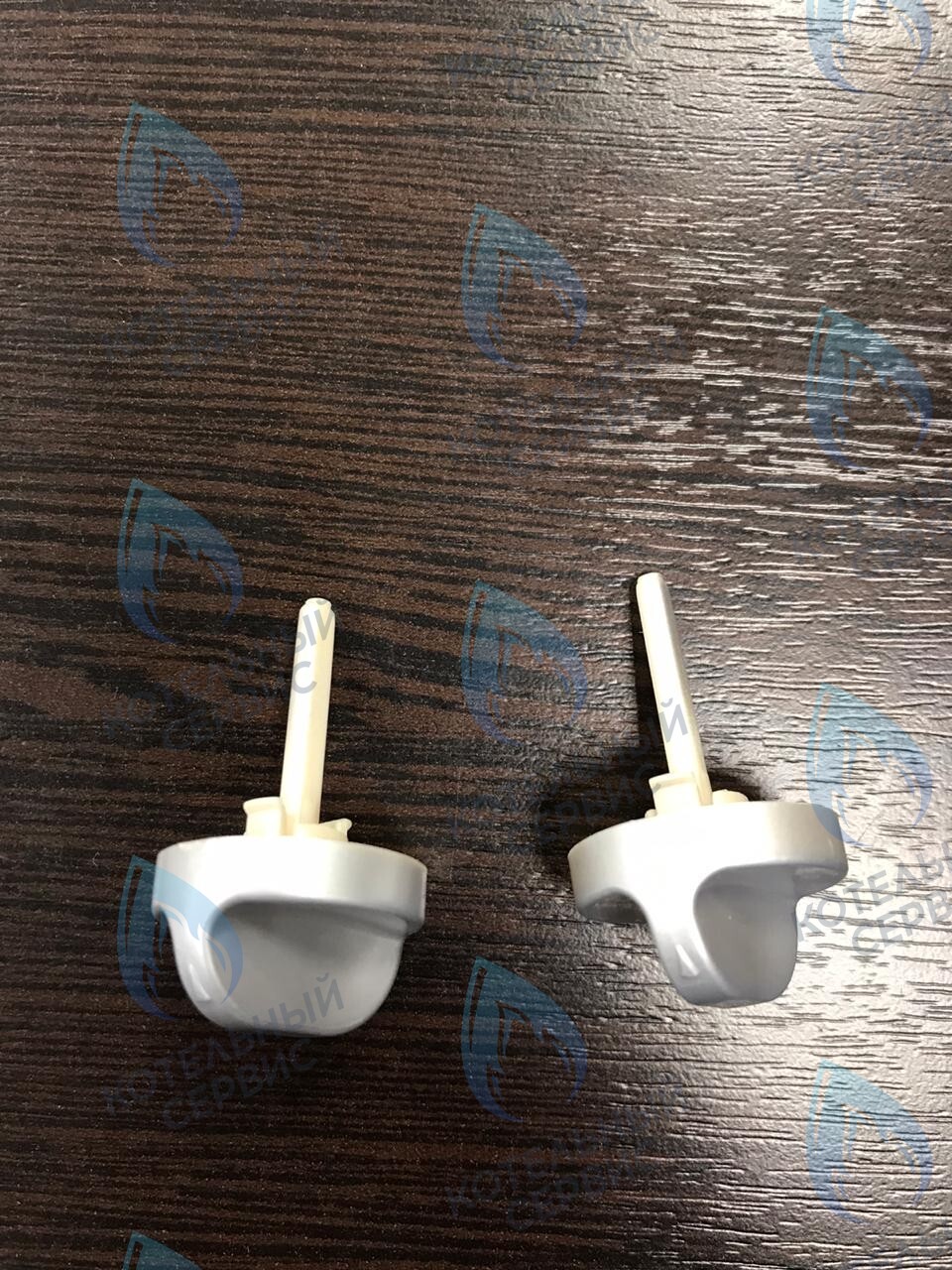 39848660 Ручки регулировки ОВ и ГВС (2шт/компл) Domina C/F N, Arena C/F 13-24 FERROLI (35015640) в Екатеринбурге	