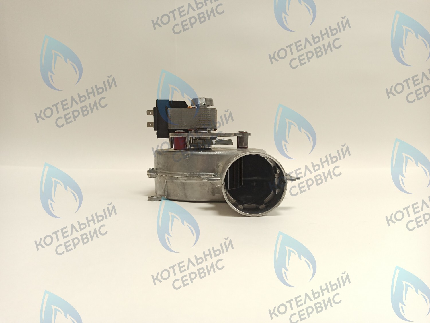 AF020-35W-K Вентилятор дымоудаления 24кВт Ariston CARES X/HS X/ALTEAS X/GENUS X/CLAS X (65115813) в Екатеринбурге	