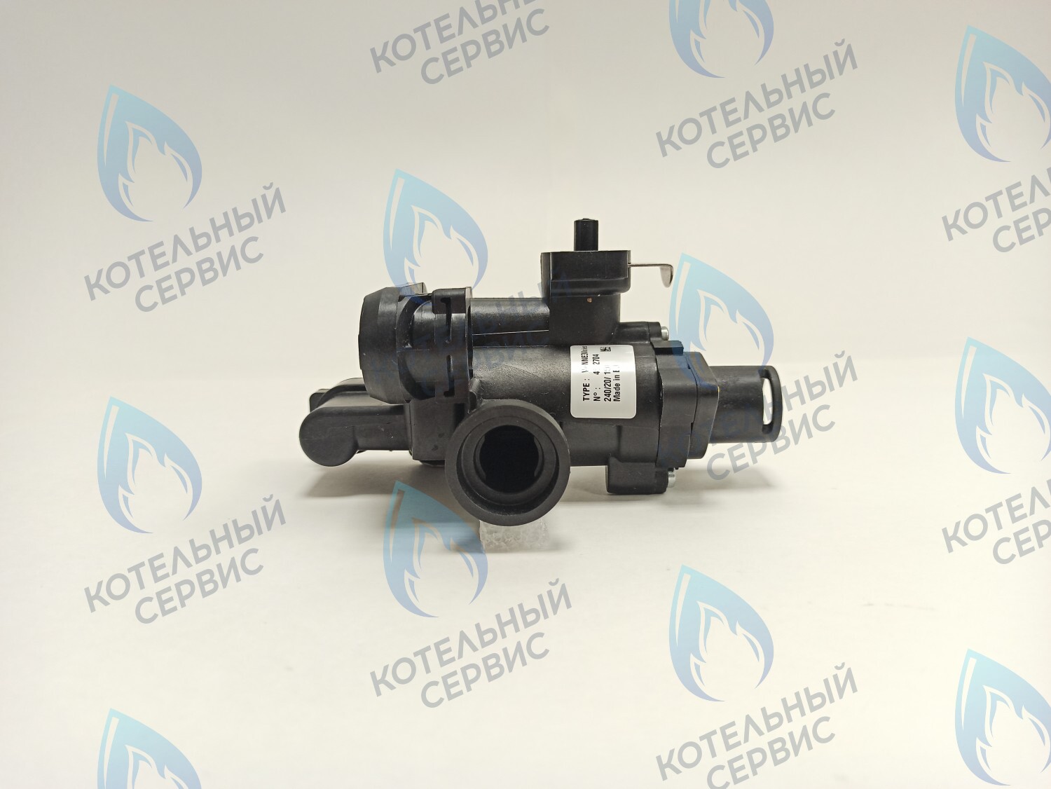 39842111 Клапан трехходовой KIT VALV.3VIE 230V (36902940) FERROLI в Екатеринбурге	