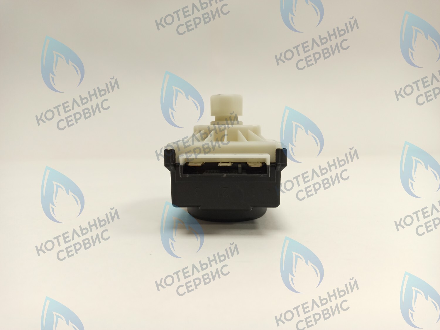 GM002 Сервопривод (мотор) трехходового клапана ARISTON (61302483-01) 10мм 220/240v (E) BAXI (5647340, 5694580, 5694581, 200025379, YYY56945811P, YYY005694581), CHAFFOTEAUX (61302483-01) в Екатеринбурге	